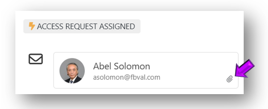 Notification with attachment indicator